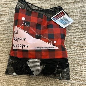 Lil ripper gripper learn to ski